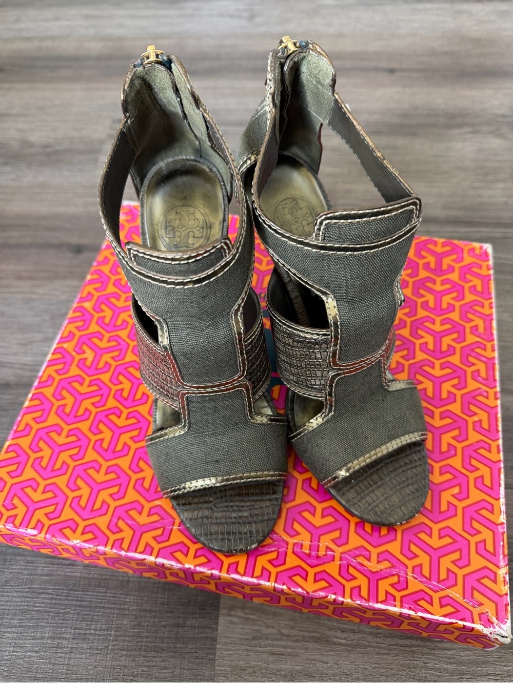 Tory Burch Olive Green Cutout Dress Sandals with Brown Accents